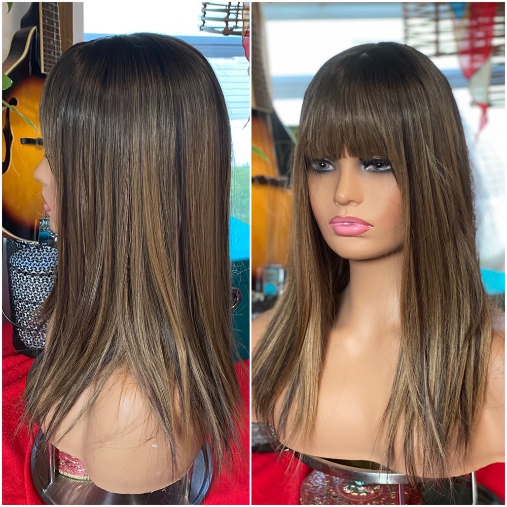 Gorgeous straight blunt cutbrunette with highlights